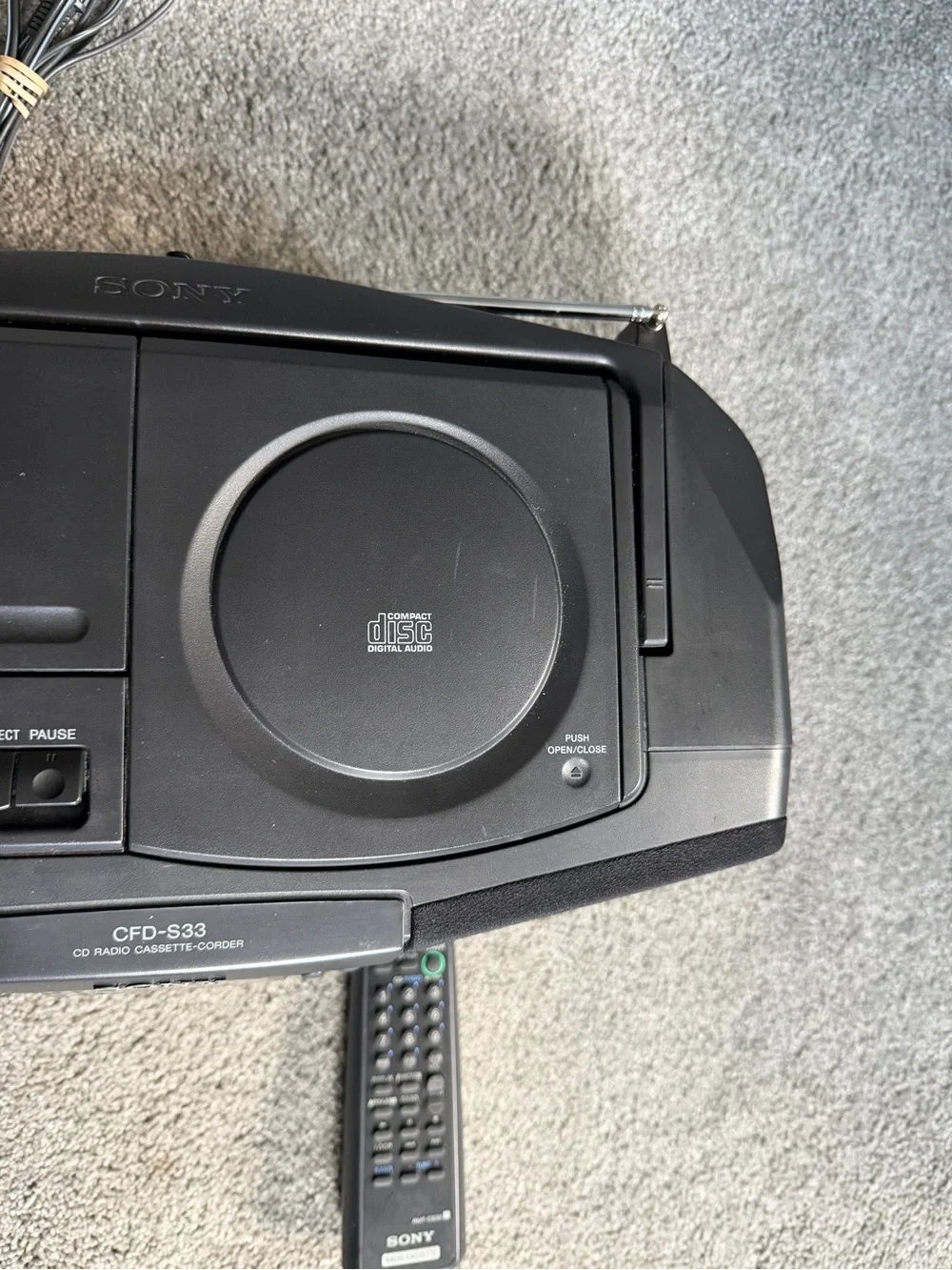 Sony CFD-S33 CD Radio Cassette Corder Boombox Mega Bass w/ Remote